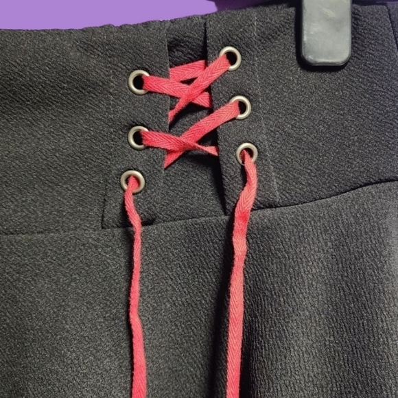 Midnight Hour: Black Double Red Lace-Up Skirt - Picture 7 of 9